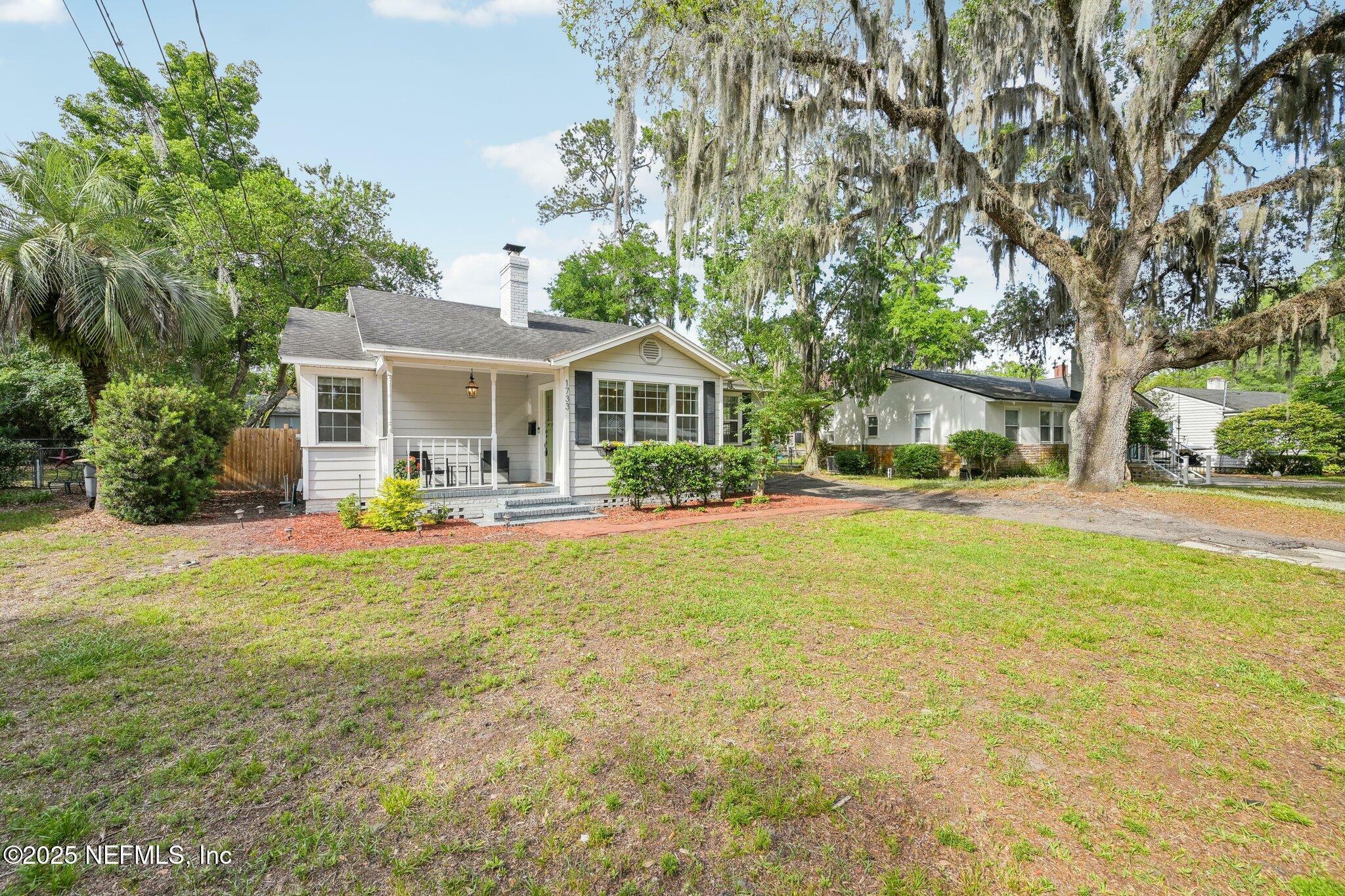 Property Photo: 1733 Geraldine Drive FL 32205