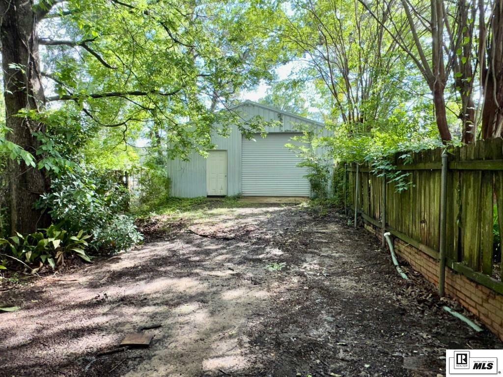 Property Photo: 1412 Country Club Road LA 71220