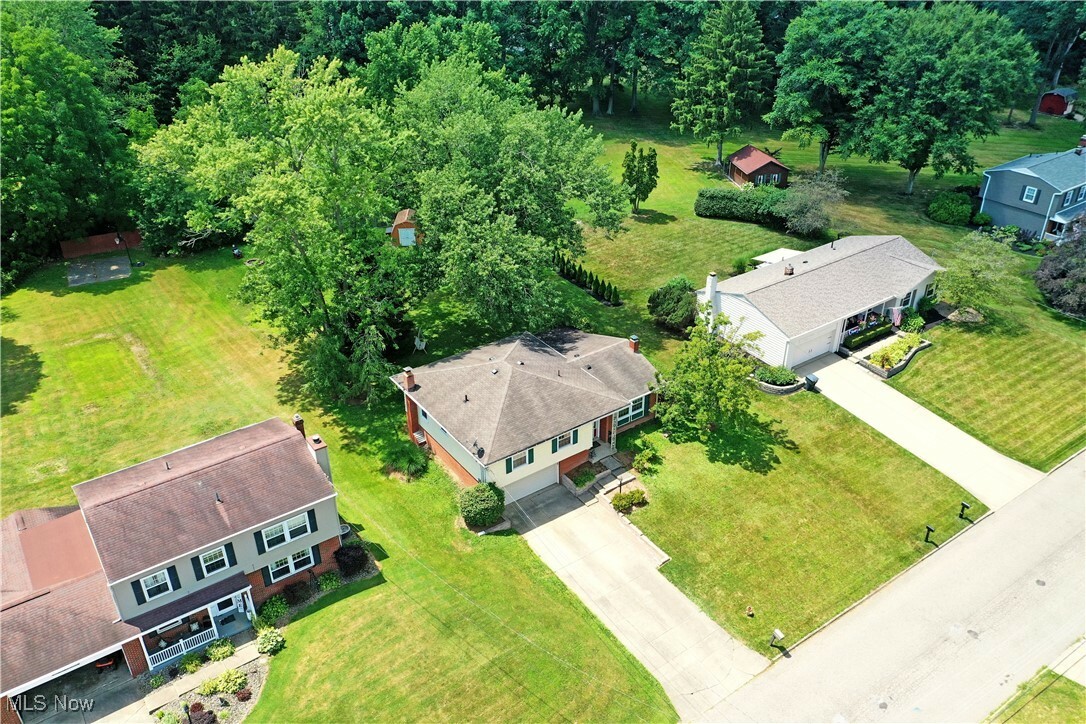 Property Photo: 1723 Coventry Avenue NE OH 44483
