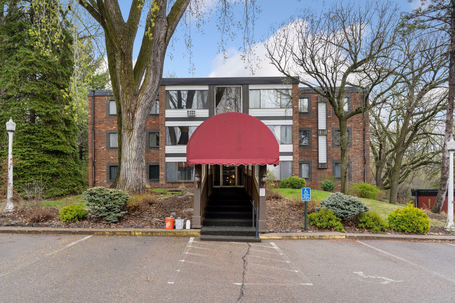 Property Photo: 3076 Lexington Avenue N A6 MN 55113