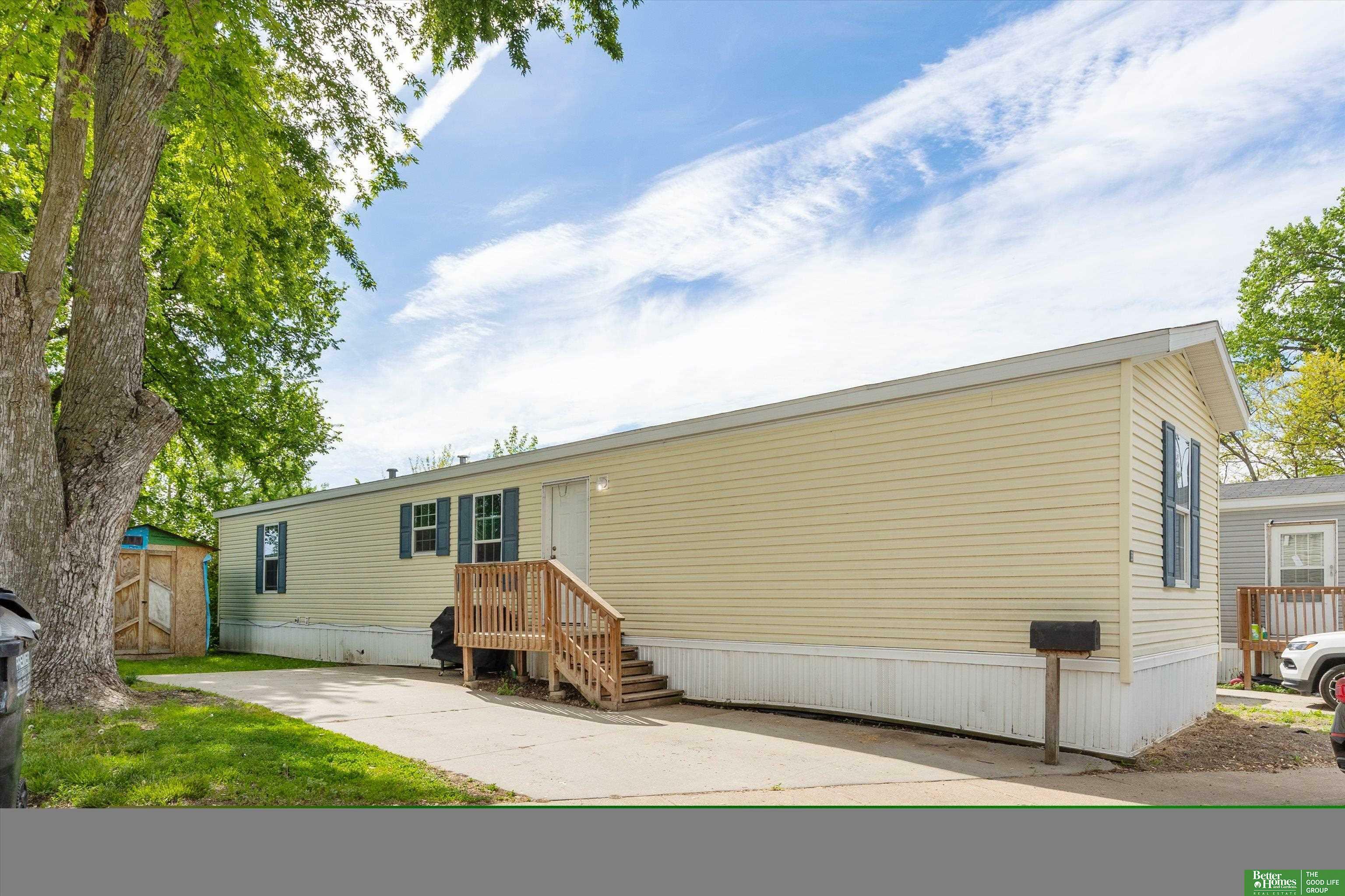 Property Photo: 2902 Hancock Street 35 NE 68005