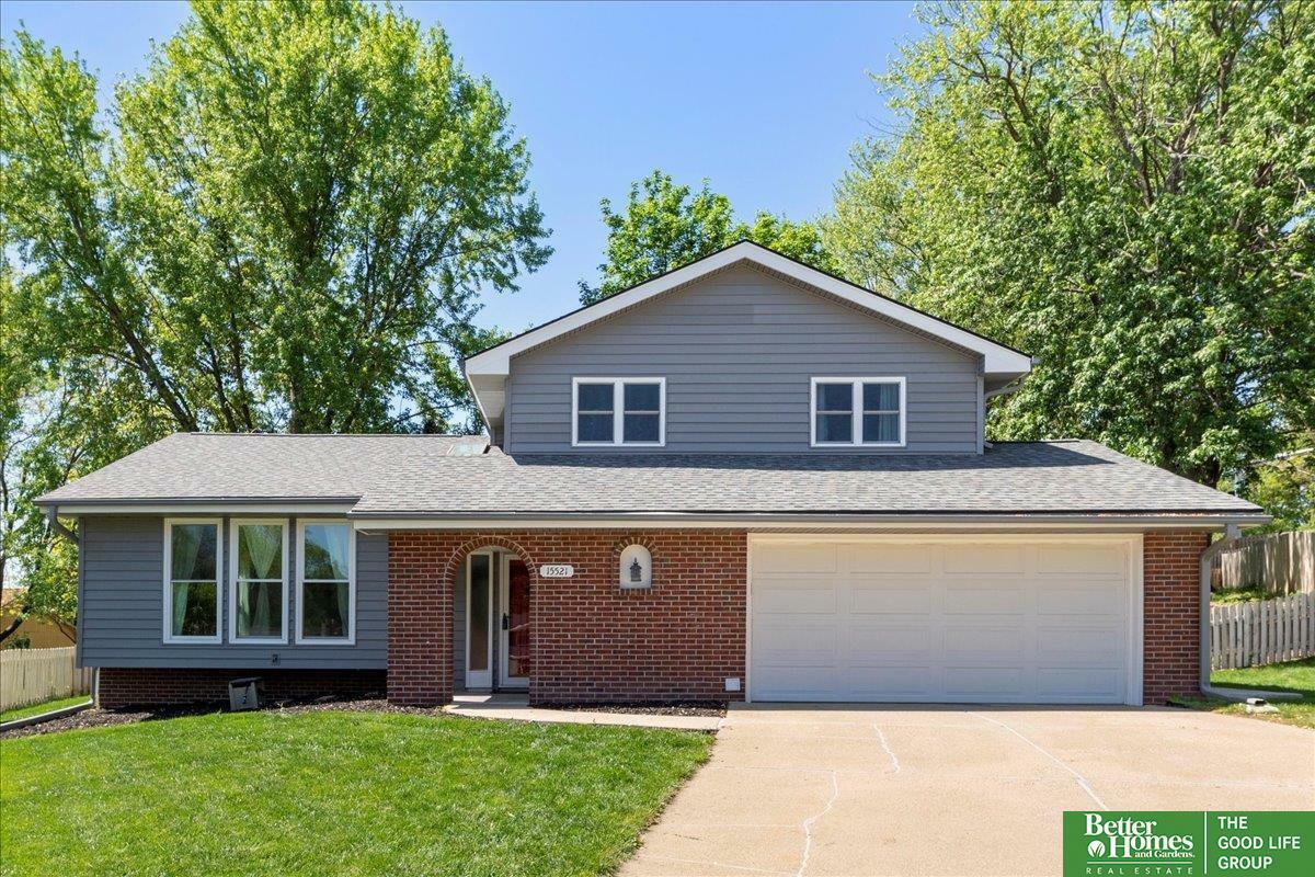 Property Photo: 15521 Dewey Circle NE 68154