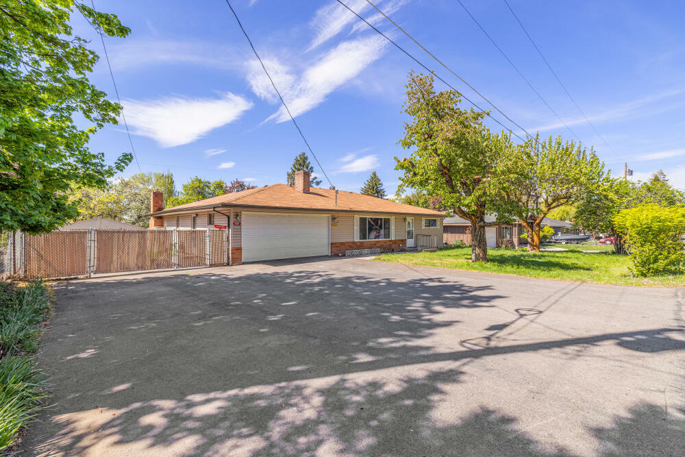 Property Photo: 6316 Alva Avenue OR 97603