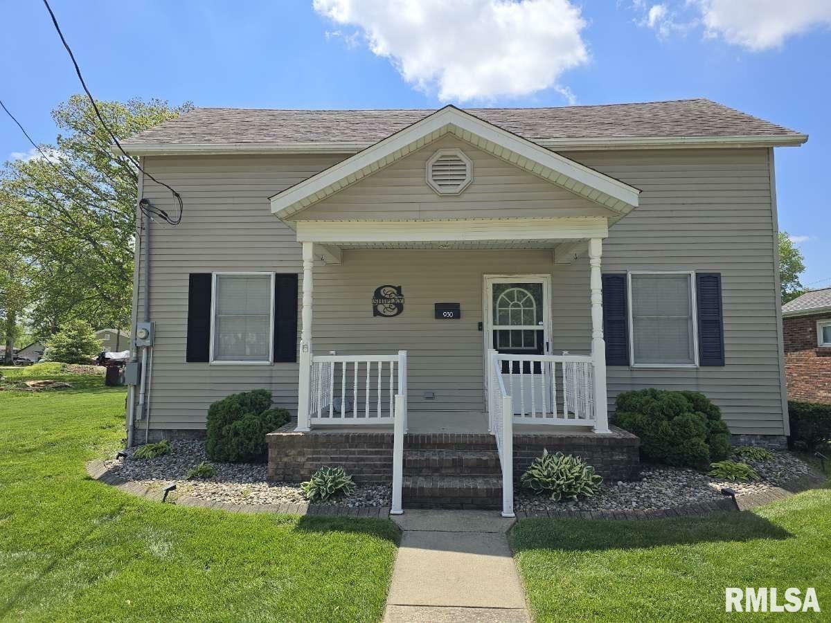 Property Photo: 930 N 4th Street IL 62230