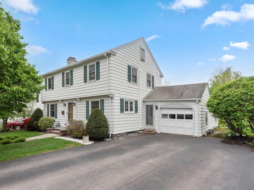 Property Photo: 8 Bay State Rd MA 01606