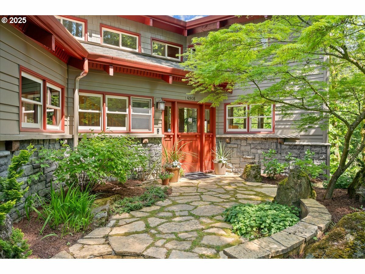 Property Photo: 4908 SW Barnes Rd OR 97221