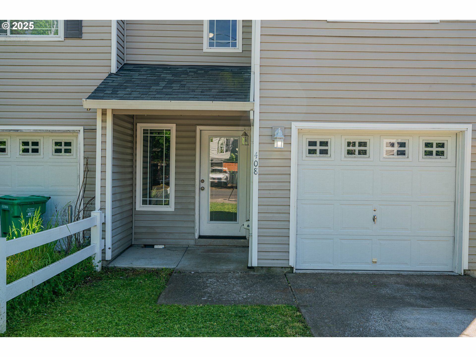 Property Photo: 408 SE 143rd Ave OR 97233