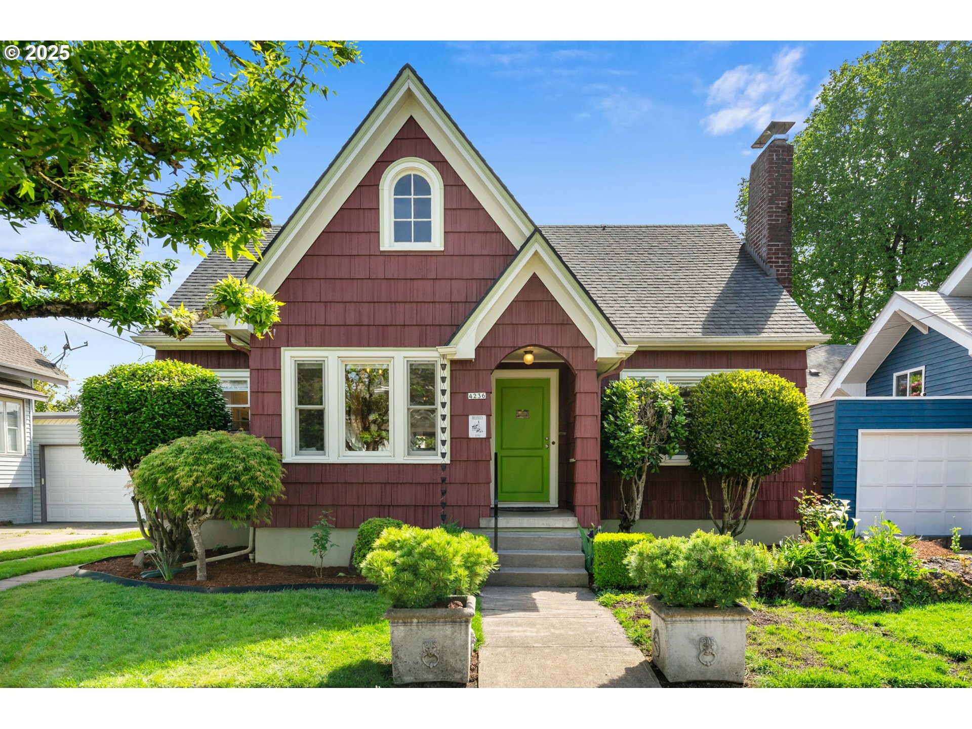 Property Photo: 4236 SE 10th Ave OR 97202