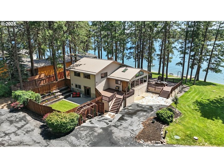 Property Photo: 112 N Sentosa Lake Rd OR 97063