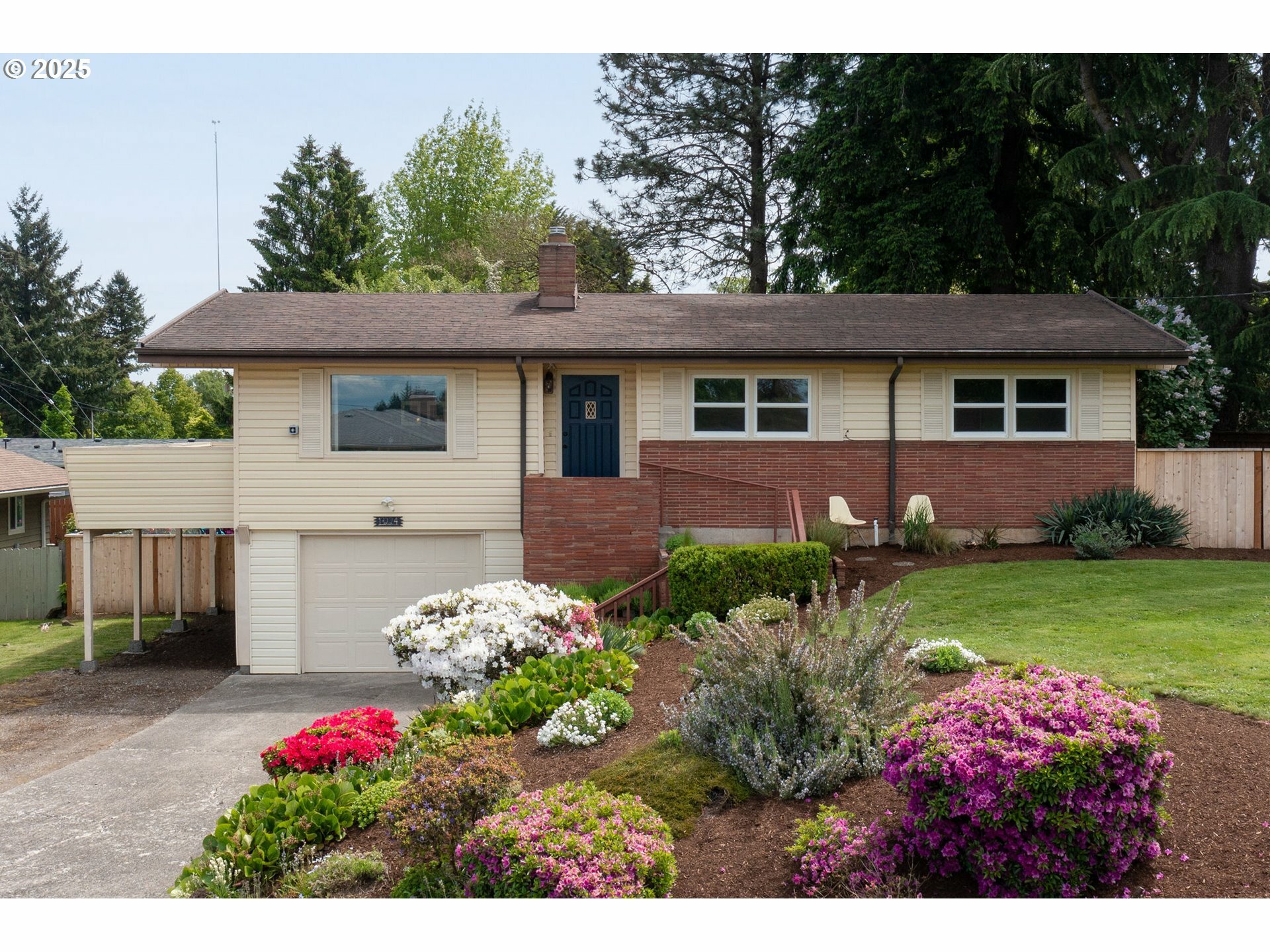 Property Photo: 13224 NE Sacramento Dr OR 97230