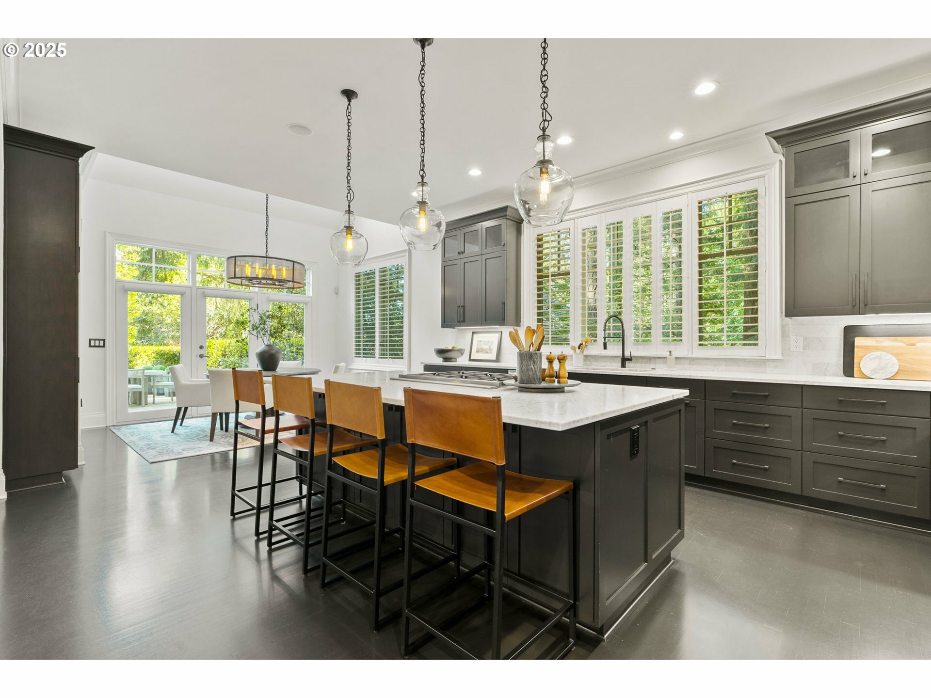 Property Photo: 800 Terrace Dr OR 97034