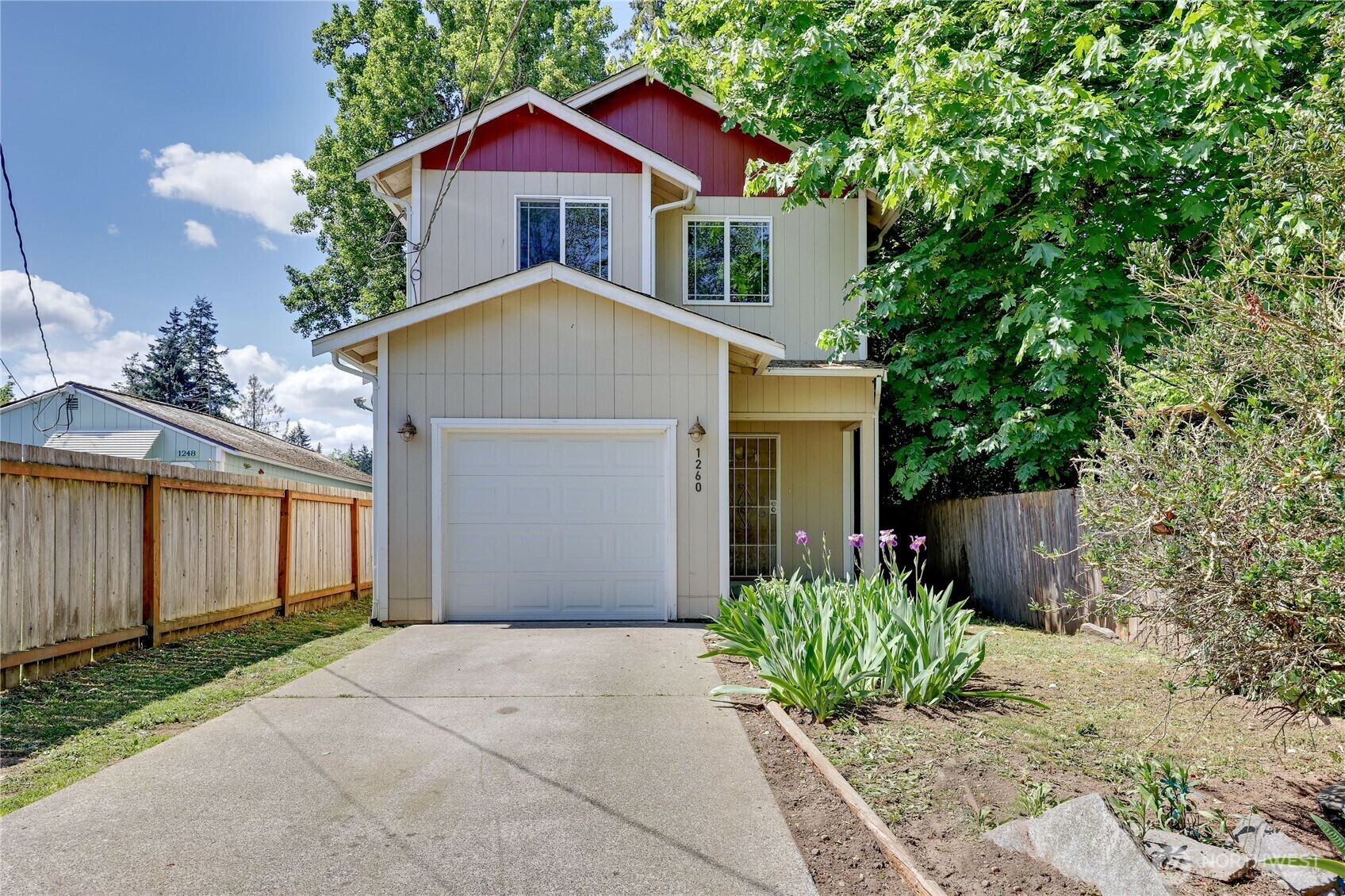 Property Photo: 1260 Ridgeway Place E WA 98366