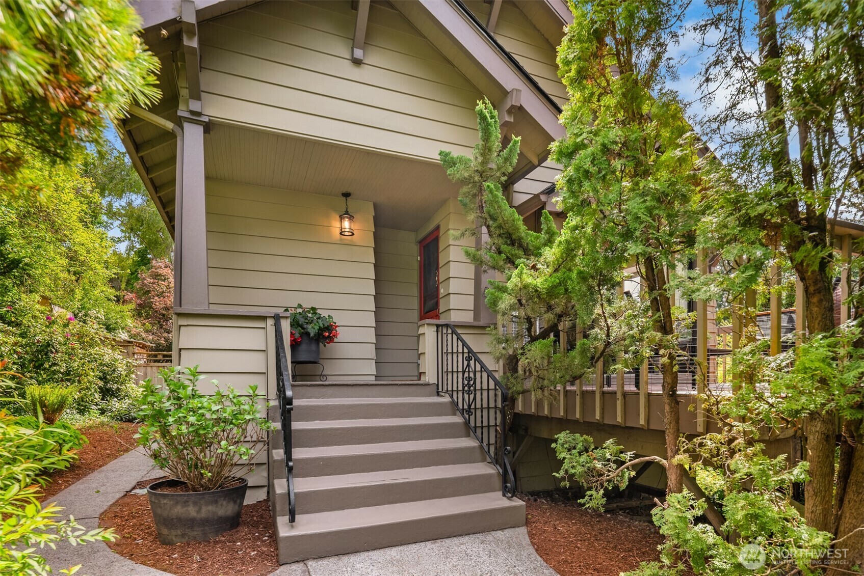 Property Photo: 4127 SW Orchard Street WA 98136