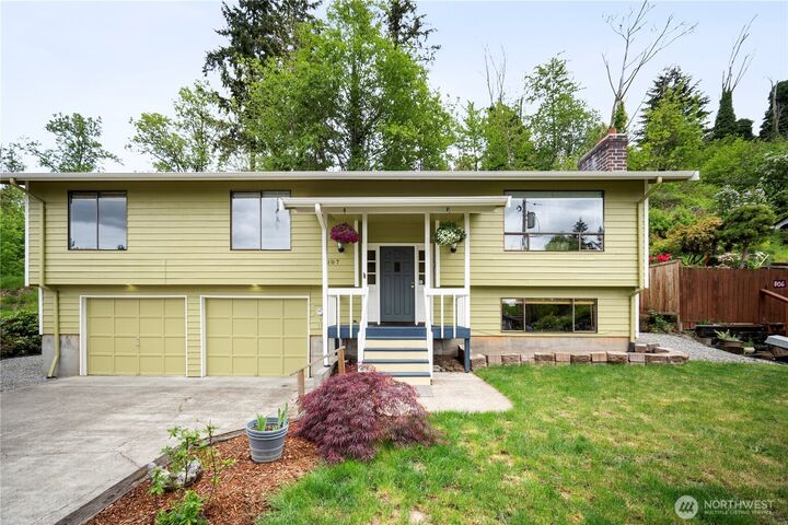 Property Photo: 1207 22nd Street SE WA 98372