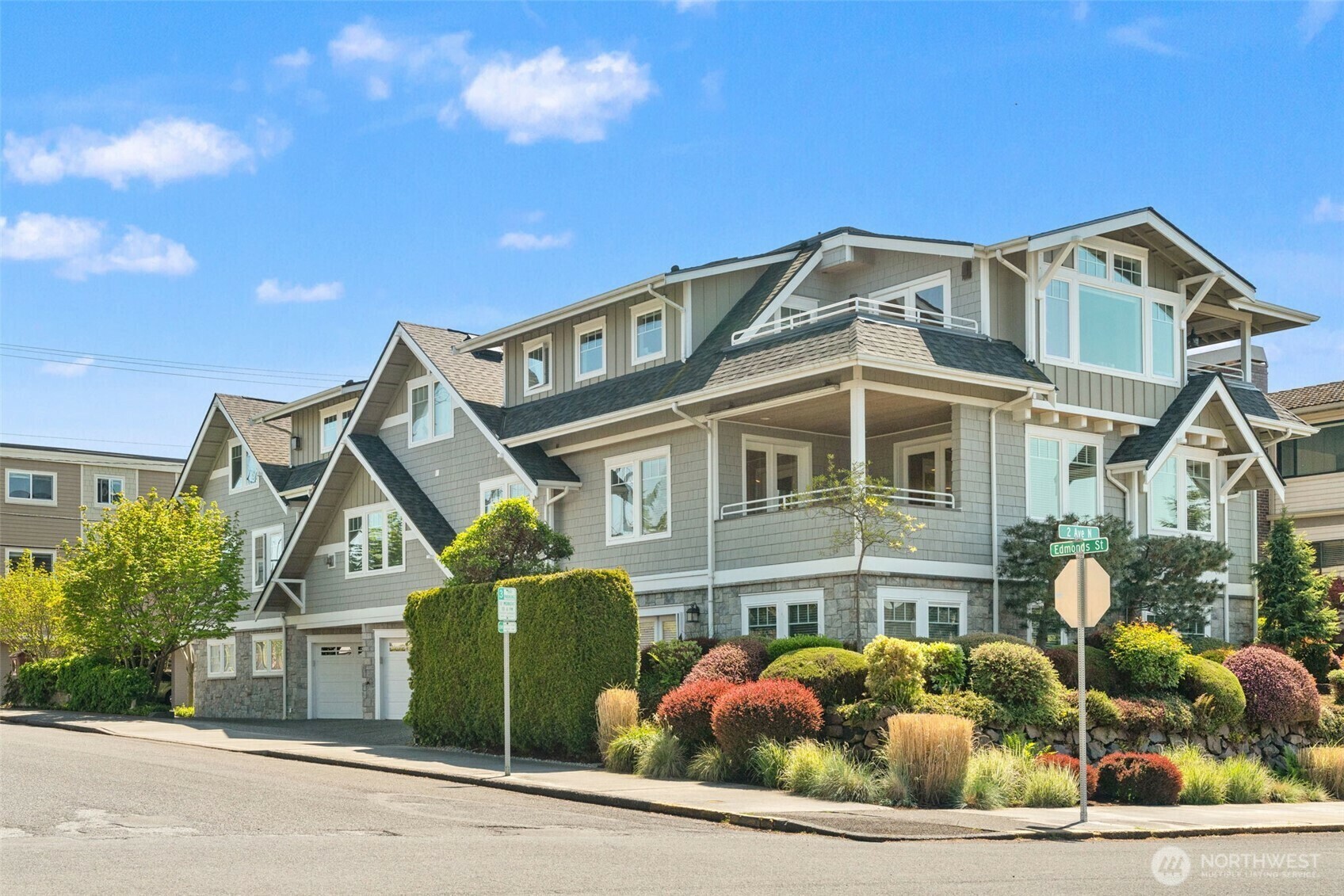 Property Photo: 234 2nd Avenue N 200 WA 98020