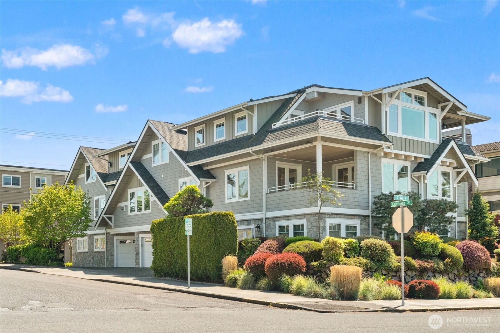 Property Photo:  234  2nd Avenue N 200  WA 98020 