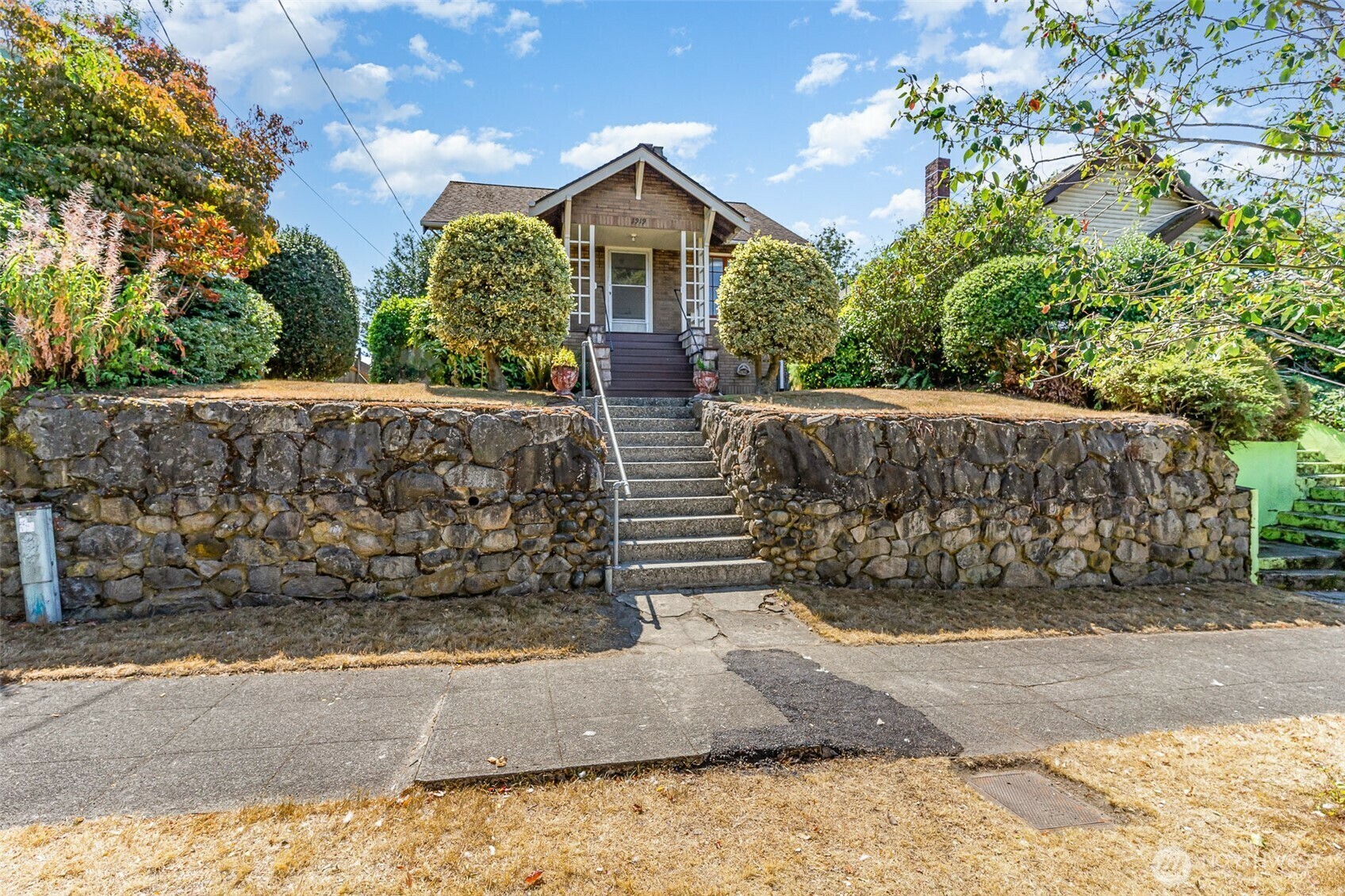 Property Photo: 1919 N 49th Street WA 98103