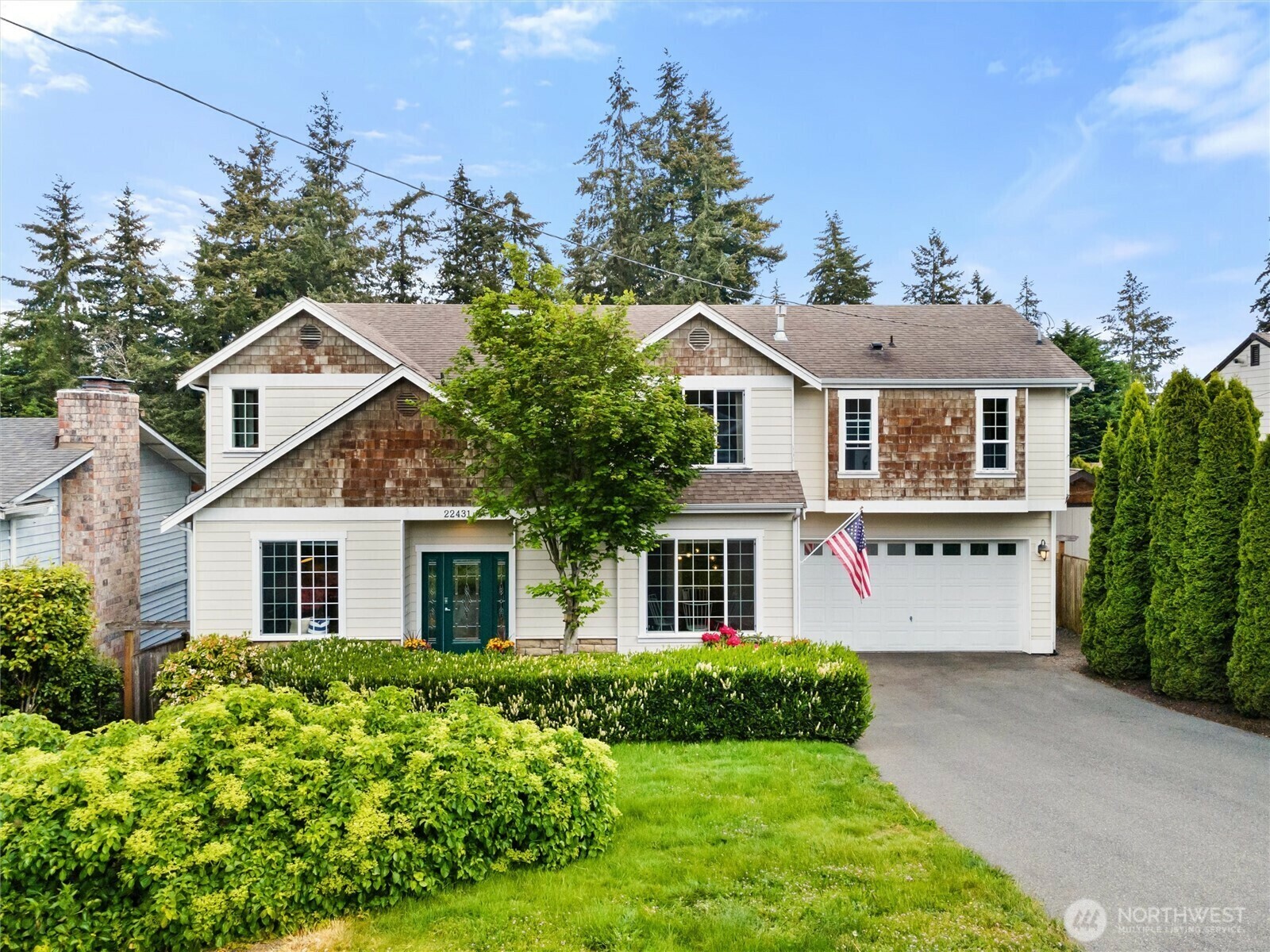 Property Photo: 22431 82nd Avenue W WA 98026