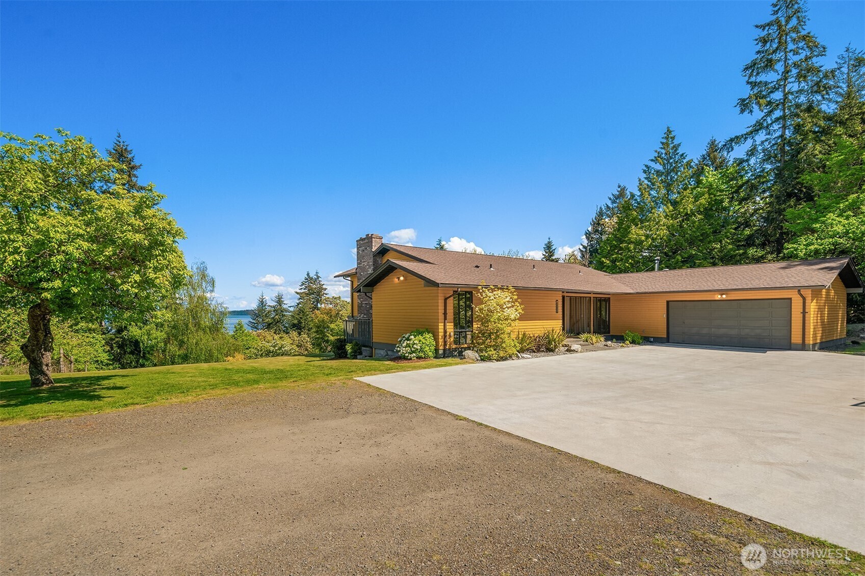 Property Photo: 23322 63rd Avenue SW WA 98070