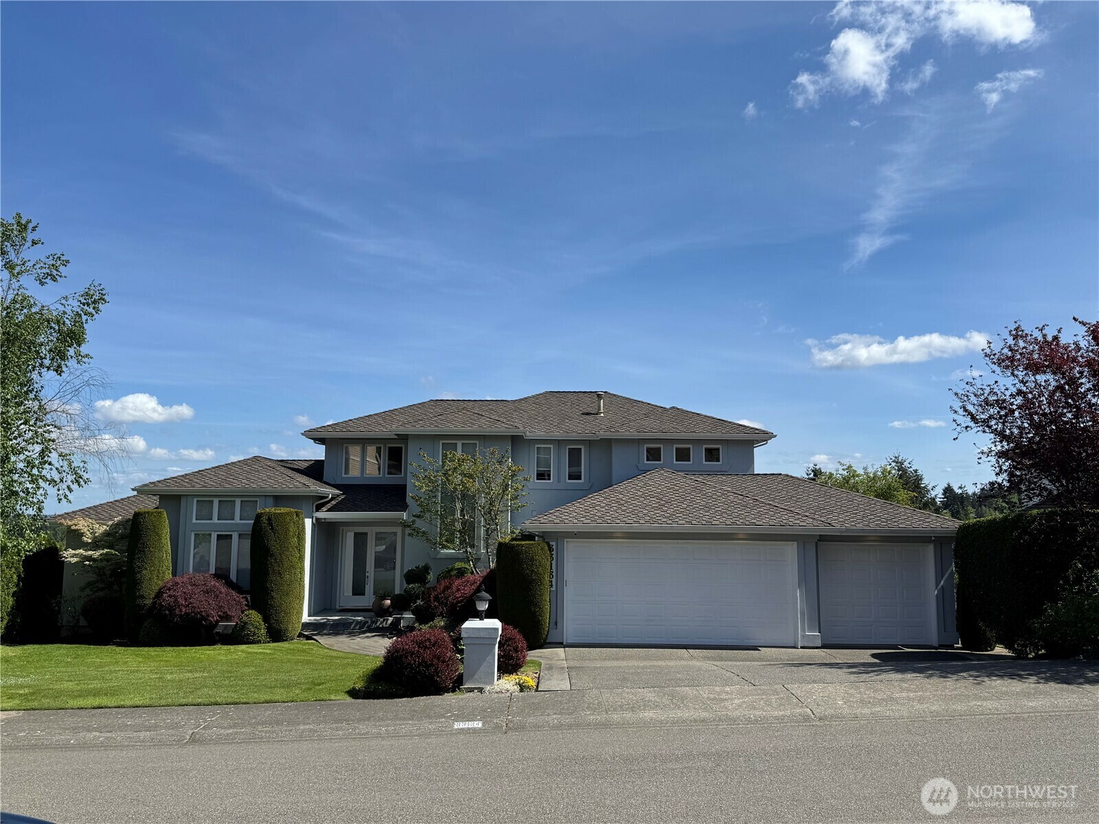 Property Photo: 33134 49th Avenue SW WA 98023