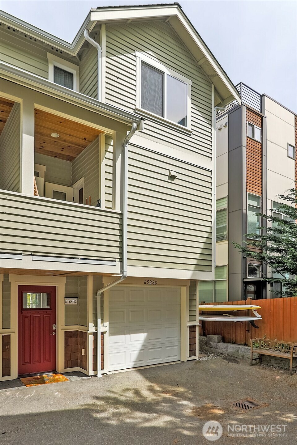 Property Photo: 6528 34th Avenue NE C WA 98115