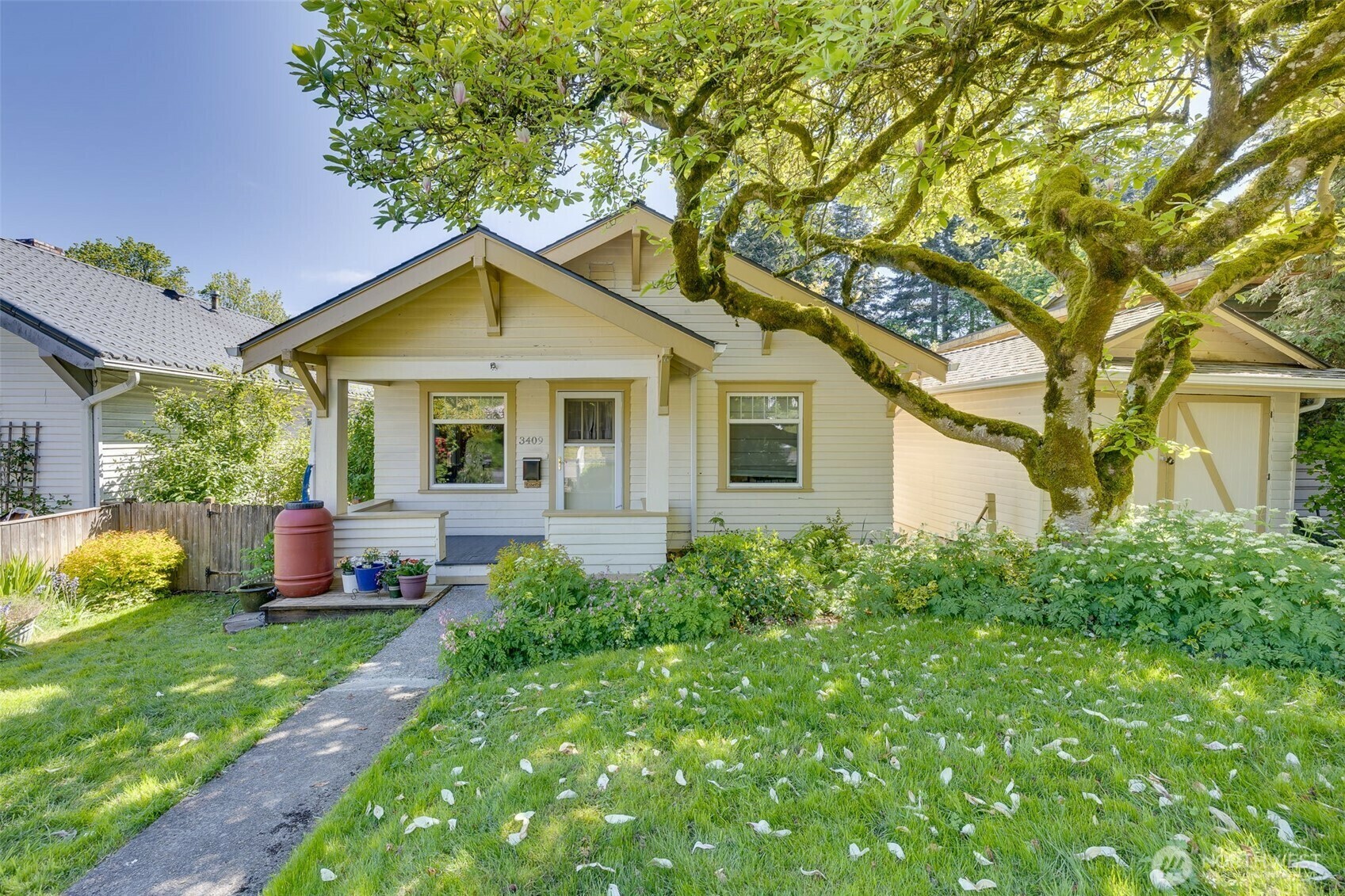 Property Photo: 3409 Nassau Street WA 98201