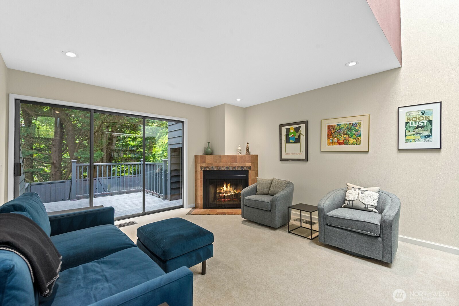 Property Photo: 4501 NE 55th Street 1/2 WA 98105