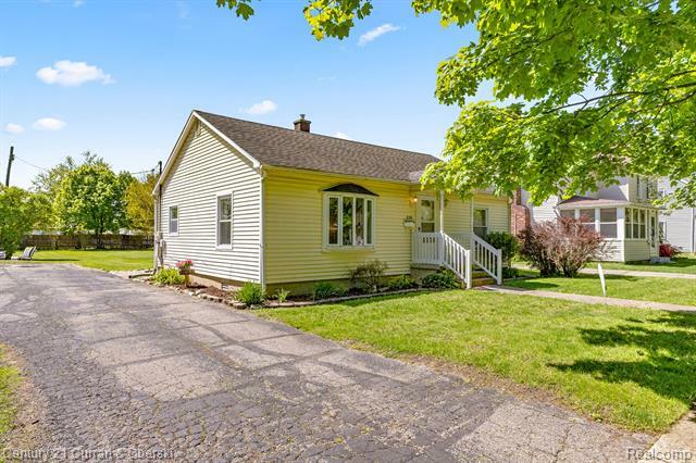 Property Photo: 230 Mechanic Street MI 48131
