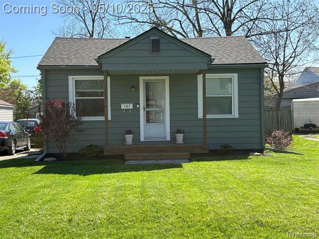 107 S Tilden Avenue  Waterford Twp MI 48328 photo