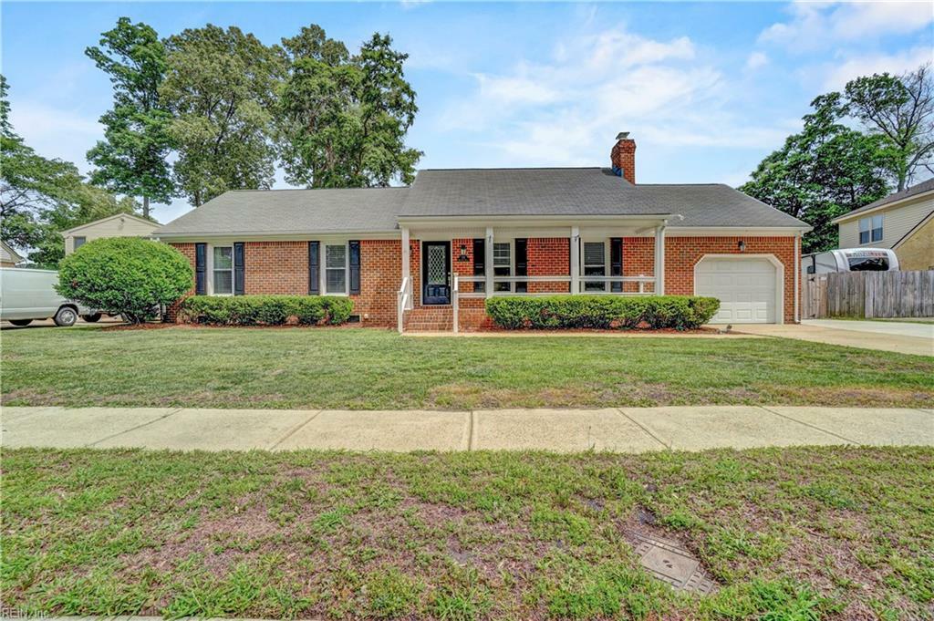 Property Photo: 717 Baywood Trl VA 23323