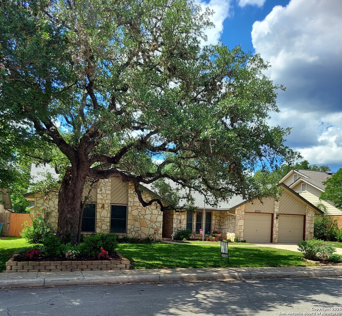Property Photo: 2823 Bee Cave TX 78231