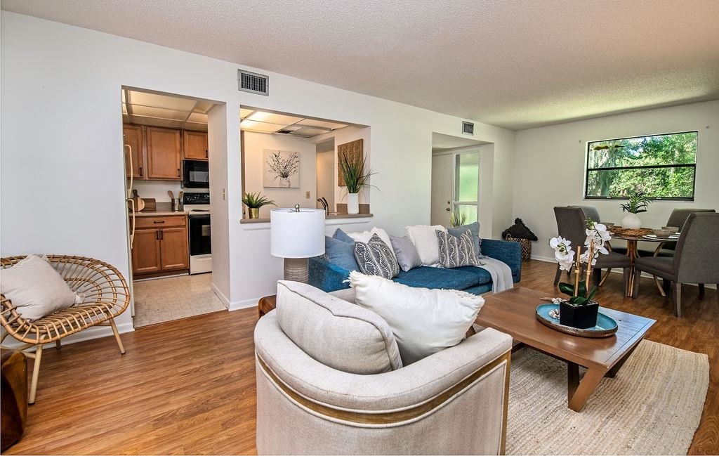 Property Photo: 10 Alcira Court FL 32086