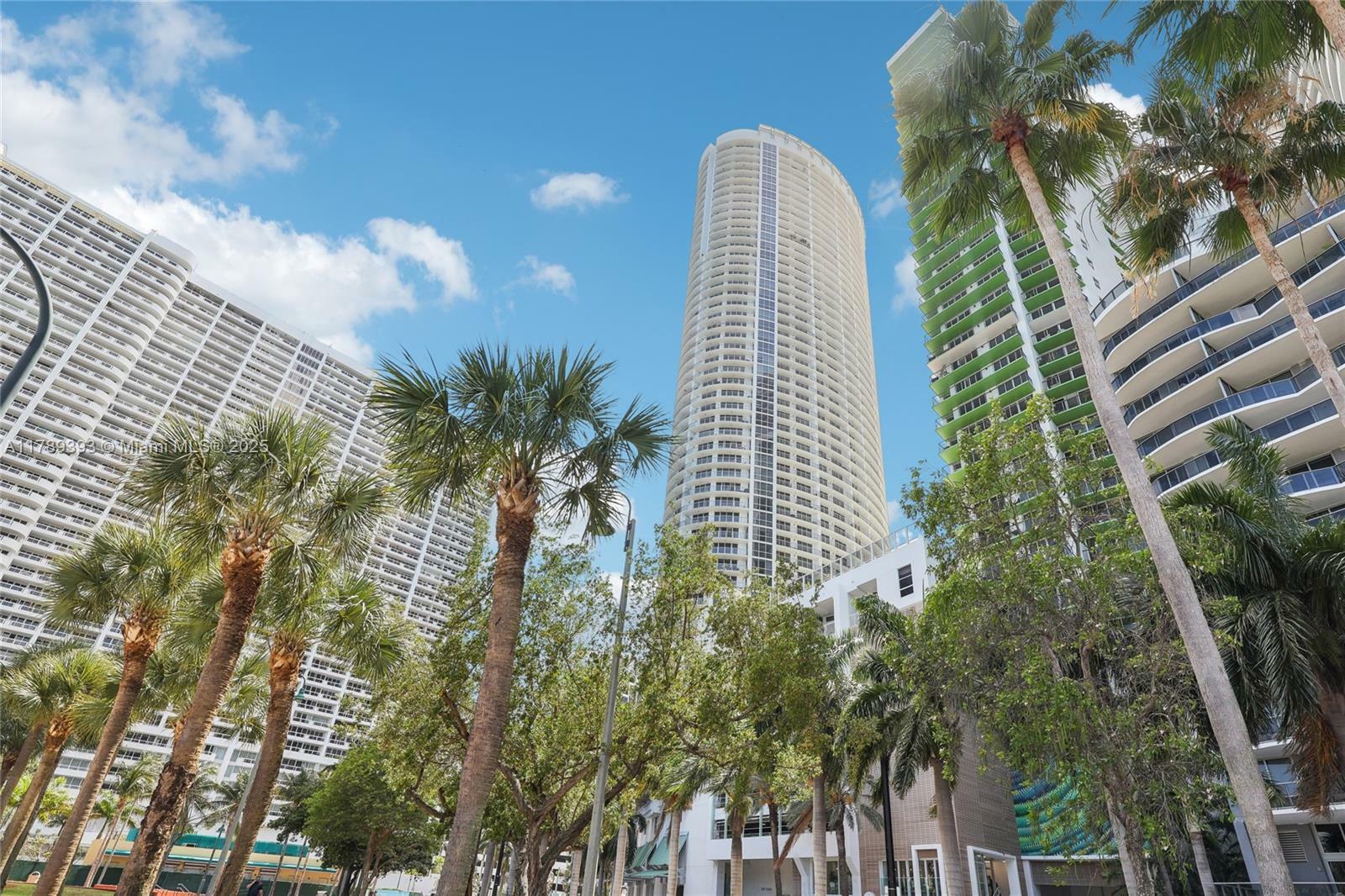 Property Photo: 1750 N Bayshore Dr 2805 FL 33137