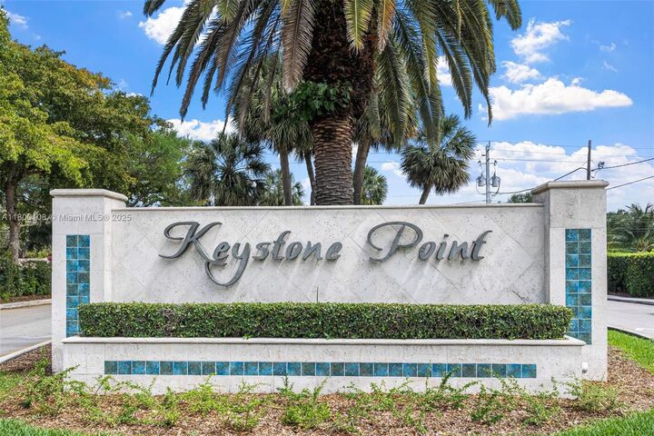 Property Photo: 12605 Cyprus Rd FL 33181
