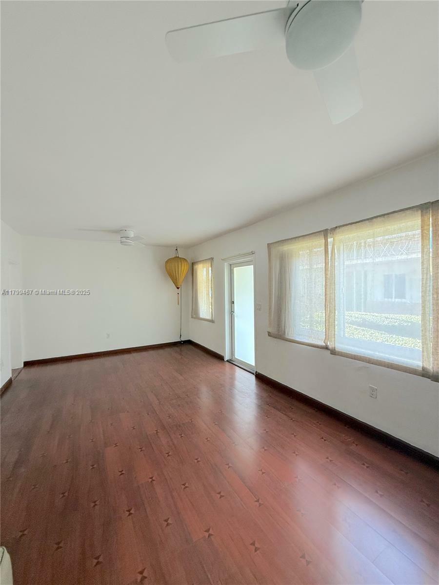 Property Photo: 1110 Venetian Way 1E FL 33139