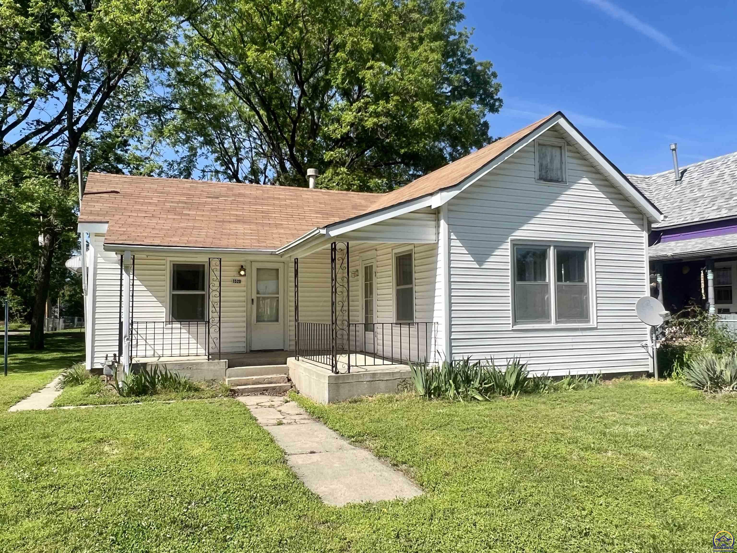 Property Photo: 1520 NE Atchison Ave KS 66616
