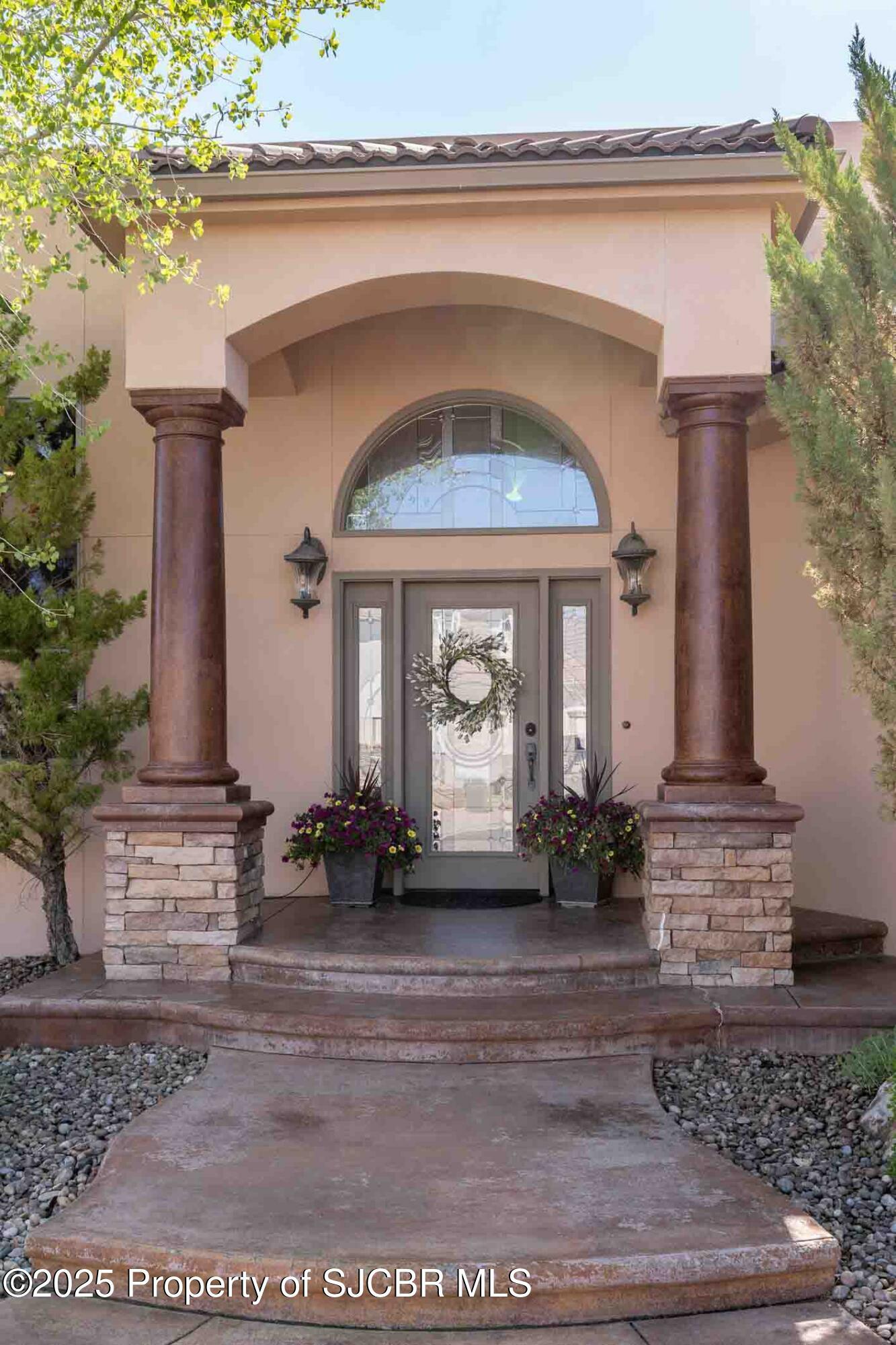 Property Photo: 6040 Club House Drive NM 87402
