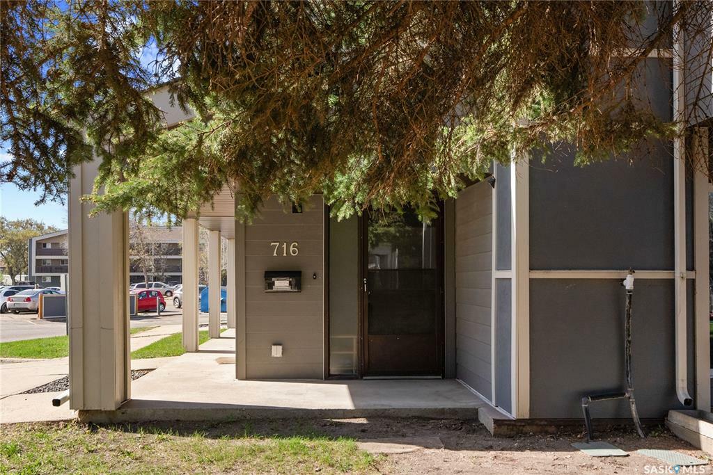 Property Photo: 425 115th Street E 716 SK S7N 2E5