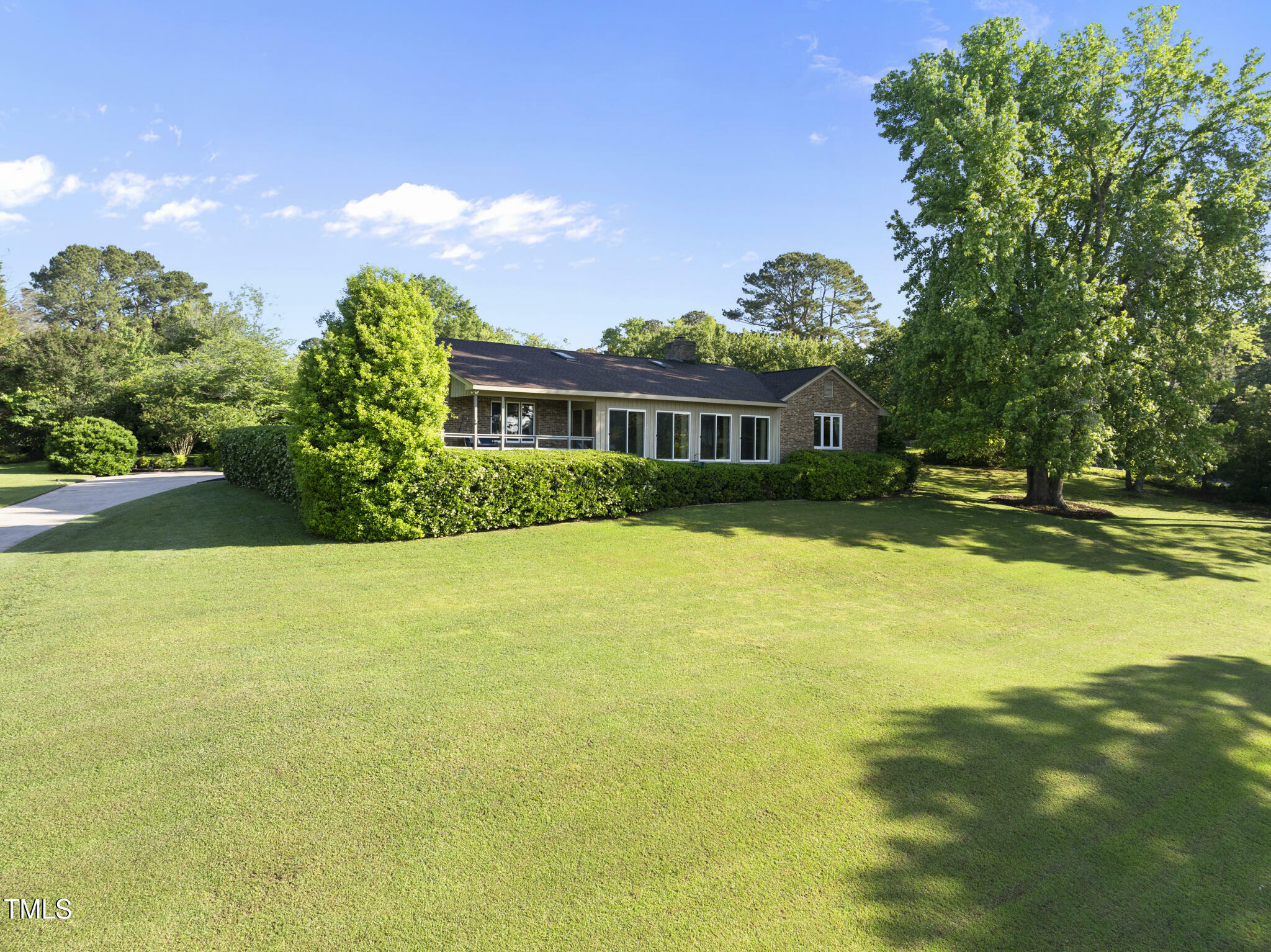 Property Photo: 9 Lakeview Drive NC 27332