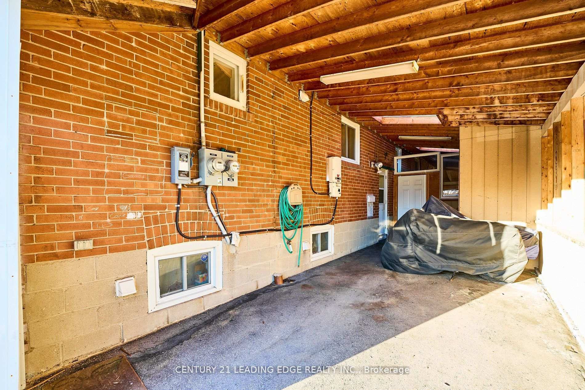 Photo de la propriété: 14 Flora Drive ON M1P 1A3