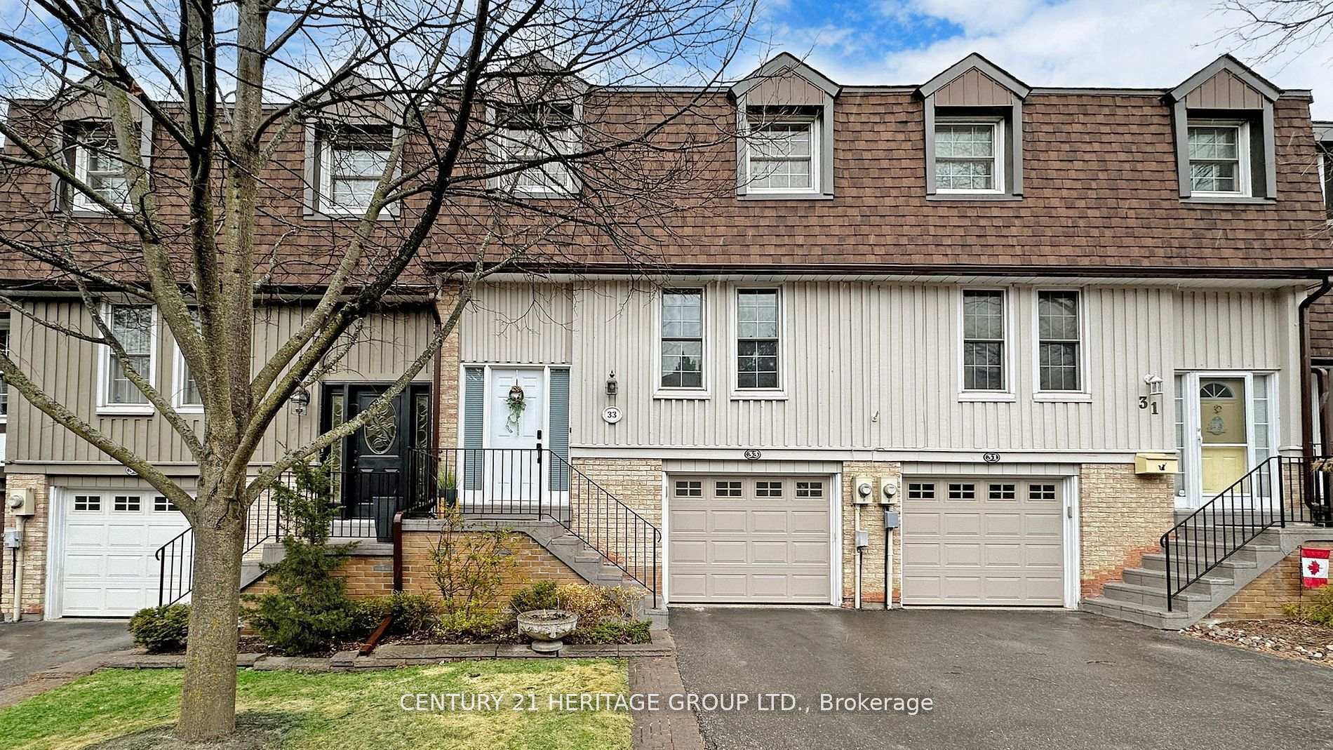 Property Photo: 33 Bramble Way ON L3P 3V8