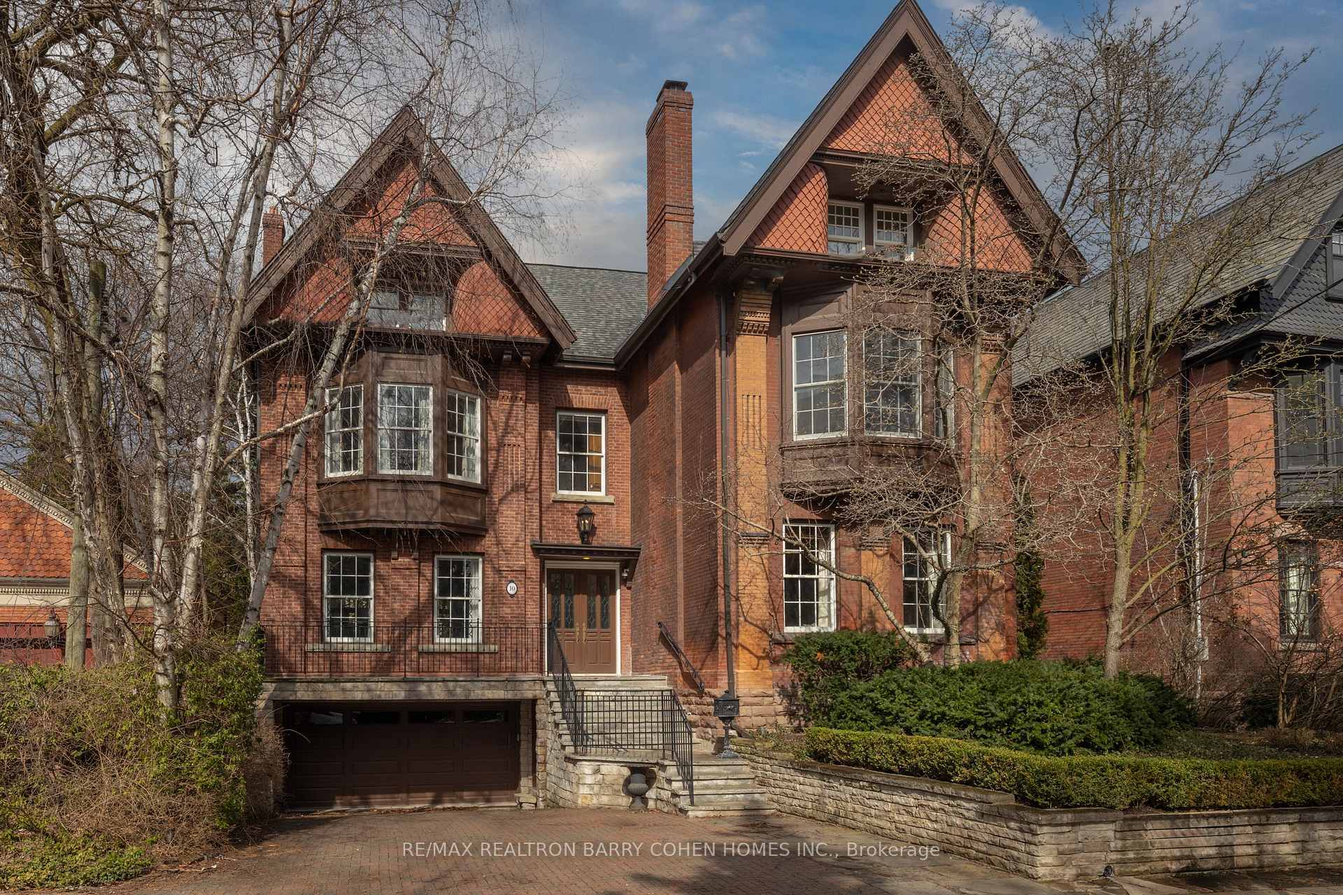 10 Pine Hill Road  Toronto ON M4W 1P6 photo
