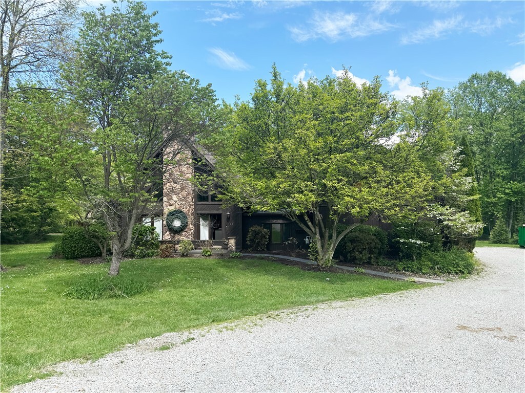 Property Photo: 123 Wiggins Ln PA 15401