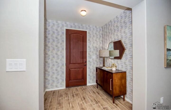 Property Photo: 5693 E 44th Pl AZ 85365