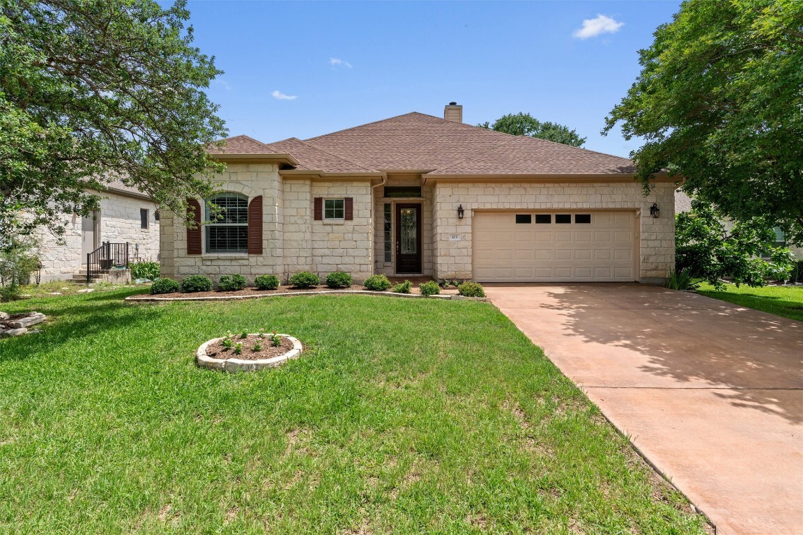 Property Photo: 105 Longhorn Cavern Cove TX 78633
