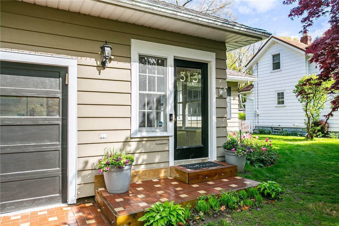 Property Photo:  313 Winona Boulevard  NY 14617 