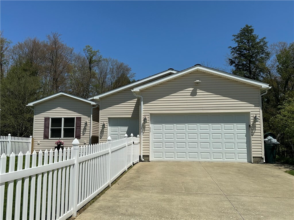 Property Photo: 910 Welsh Street PA 16735