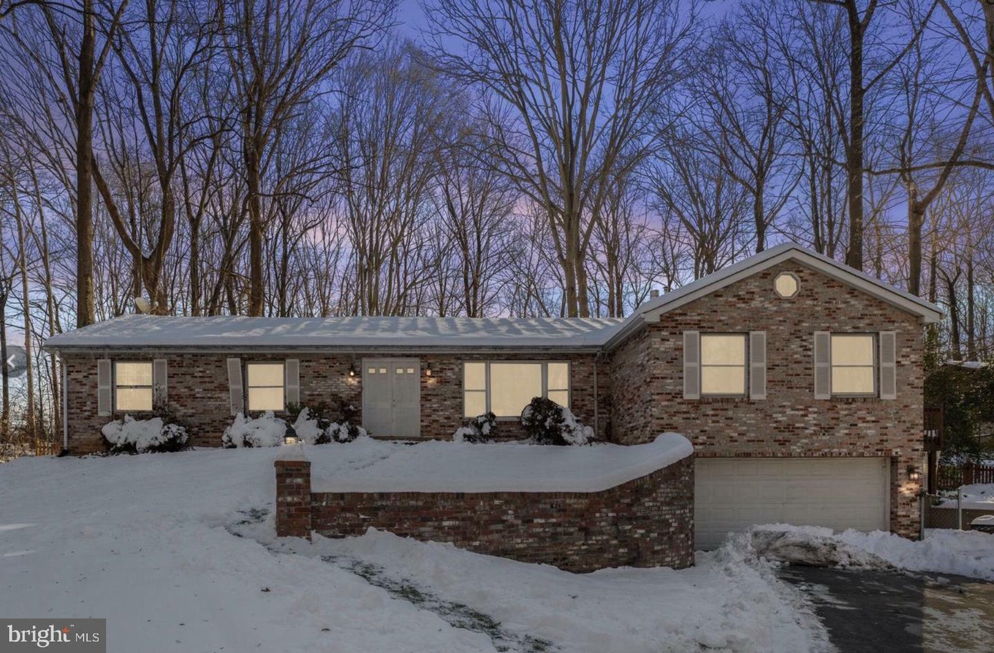 Property Photo: 14863 Prestige Drive VA 22193