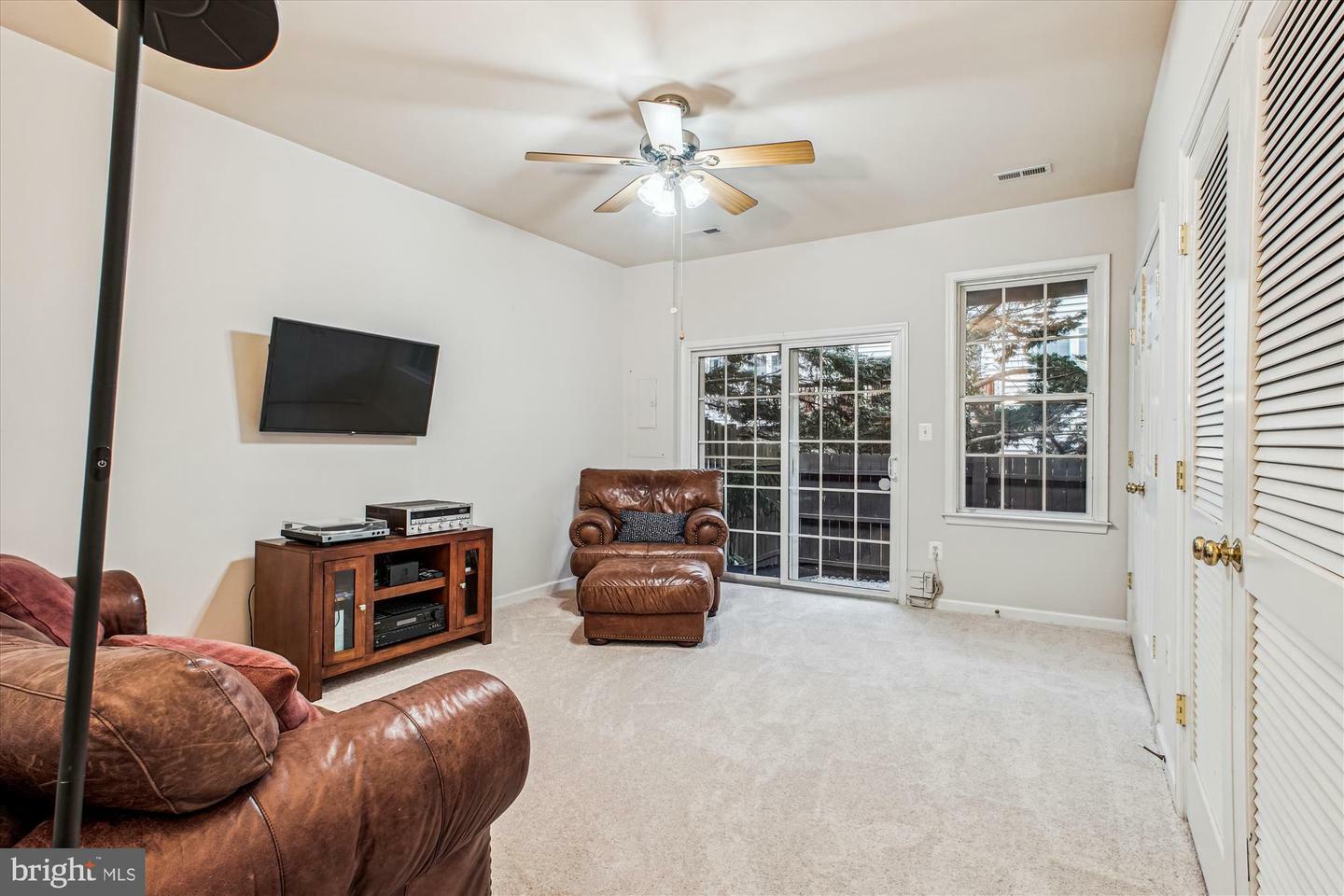 Property Photo: 4160 Timber Log Way VA 22030