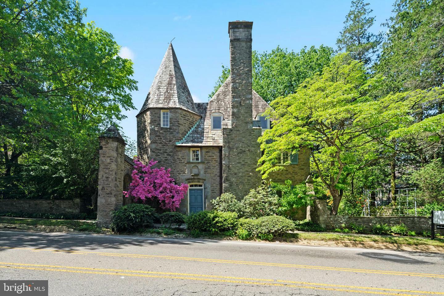 Property Photo: 401 W Allens Lane PA 19119